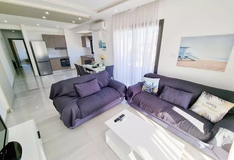 Sea La Vie Seaview Apartment