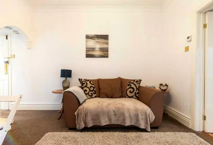 Shelley’s Seaside Stay