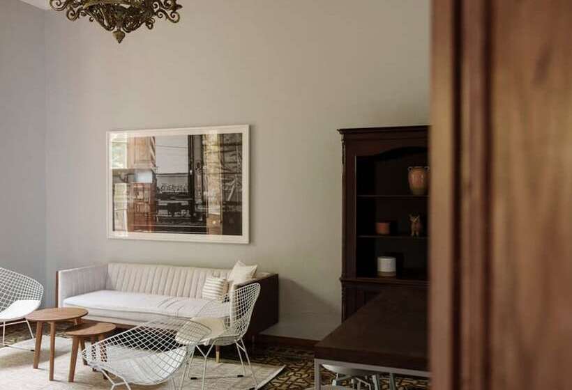 3br Baroque Villa With Spacious Terrace