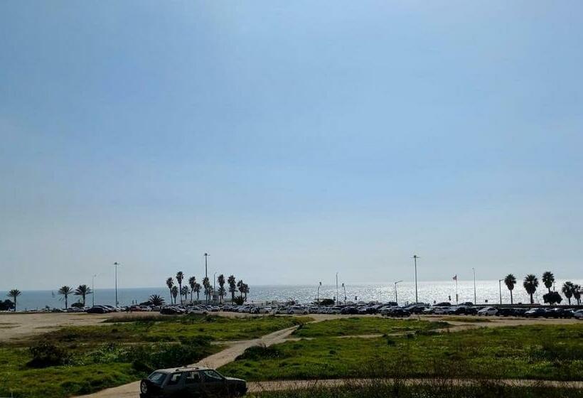 Carcavelos Surf Beach House