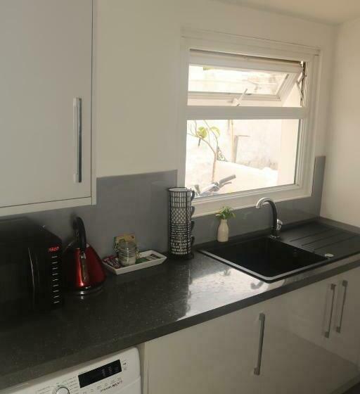 Carn View Located Nr Heartlands & Carn Brea