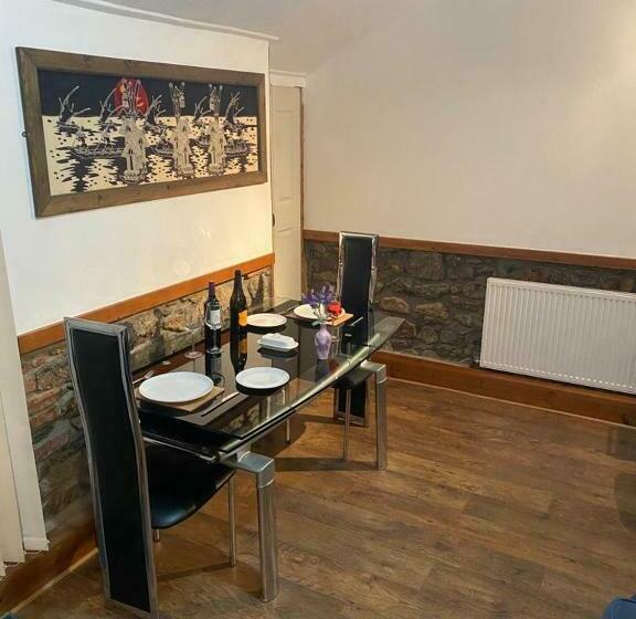 Carn View Located Nr Heartlands & Carn Brea