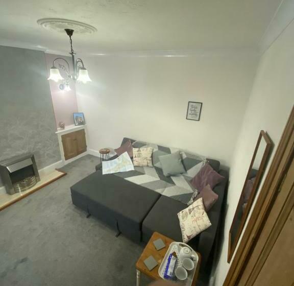 Carn View Located Nr Heartlands & Carn Brea