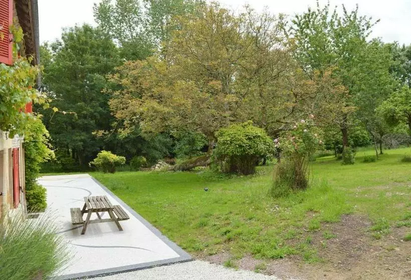 Maison Typique   Très Grand Jardin   7km De La Mer