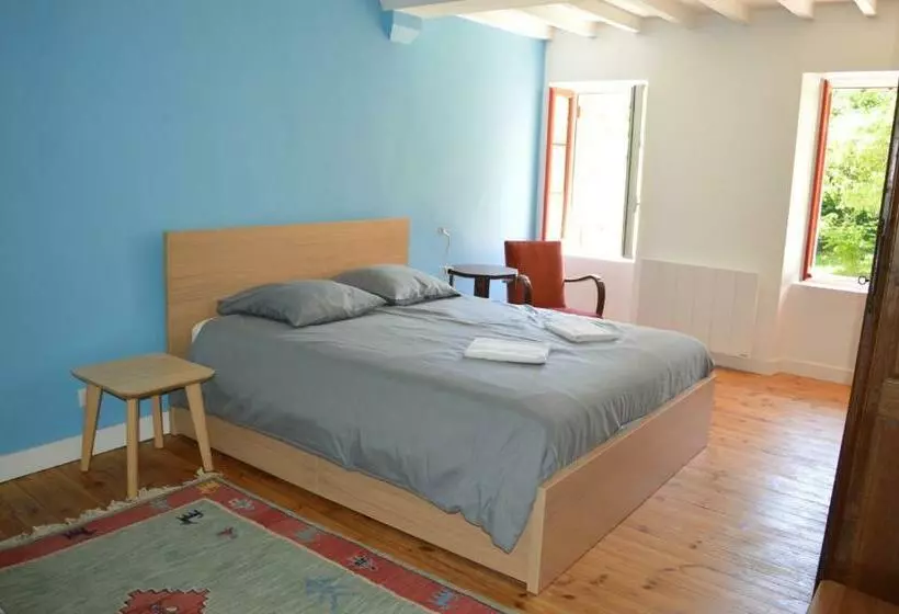 Maison Typique   Très Grand Jardin   7km De La Mer