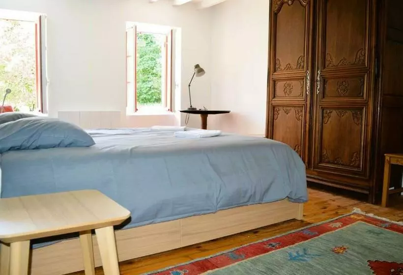 Maison Typique   Très Grand Jardin   7km De La Mer