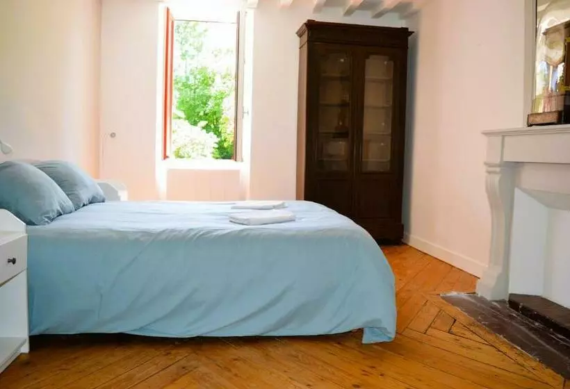 Maison Typique   Très Grand Jardin   7km De La Mer