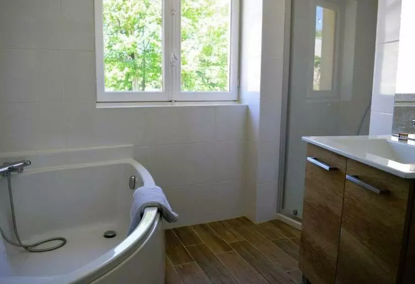 Maison Typique   Très Grand Jardin   7km De La Mer