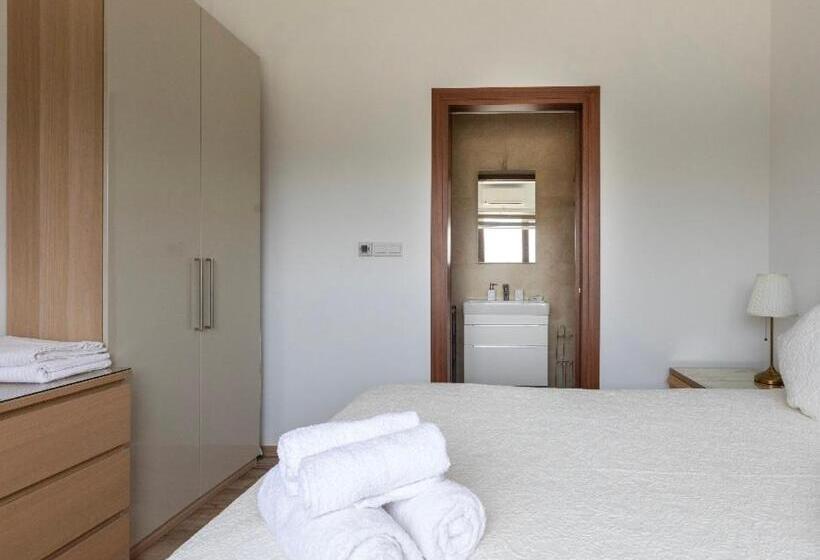 Sunny Captains House With A Pool