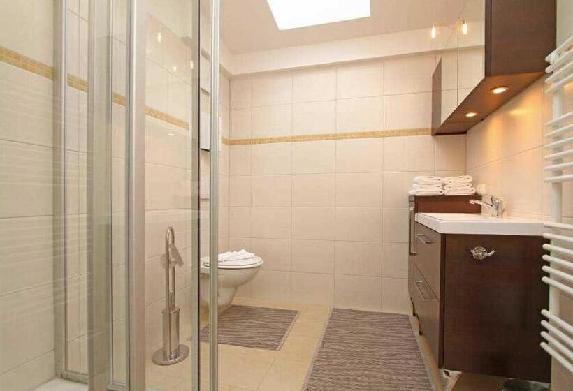 Villa Waldschloss, App 09