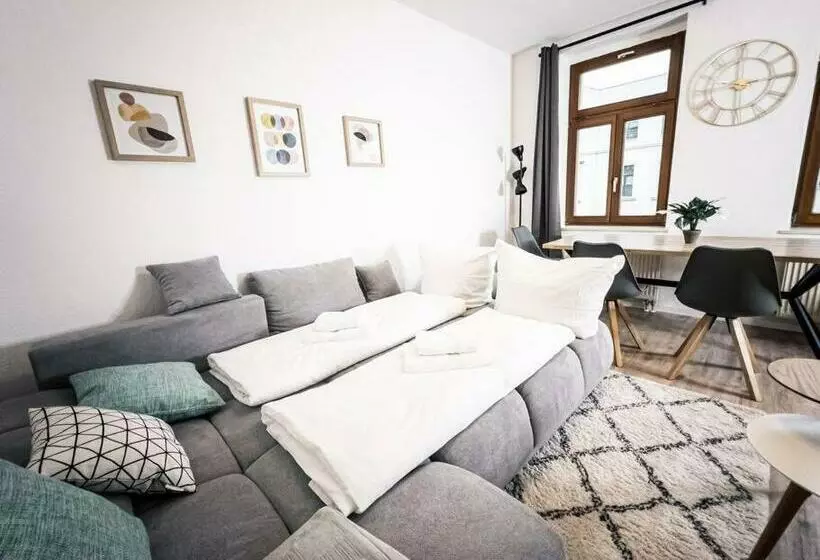 ⋙ Stilvolle Wohnung Mit 2 Schlafzimmern & Balkon ⋘