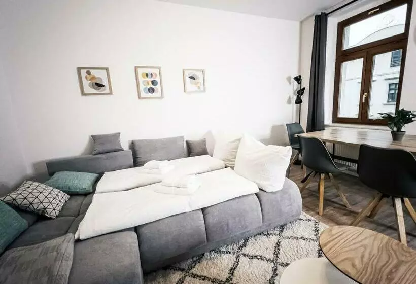 ⋙ Stilvolle Wohnung Mit 2 Schlafzimmern & Balkon ⋘