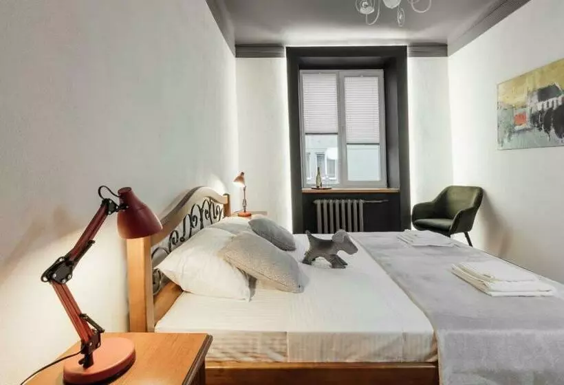Apartment On Hnatiuka With Parking