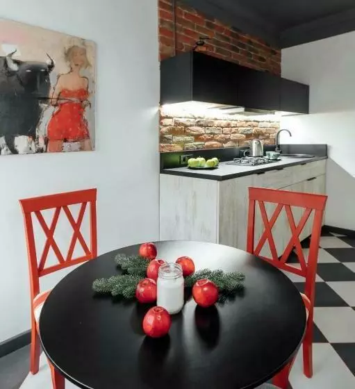 Apartment On Hnatiuka With Parking