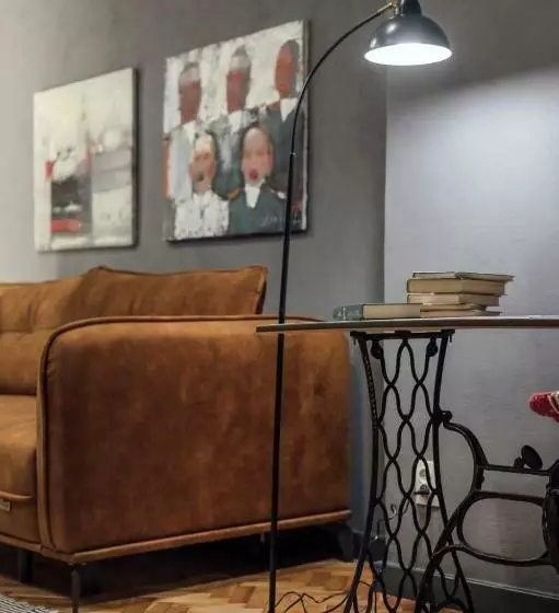 Apartment On Hnatiuka With Parking