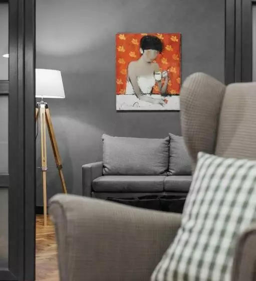 Apartment On Hnatiuka With Parking