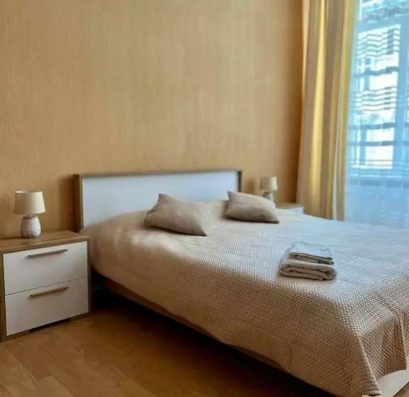 Apartment On Hnatiuka With Parking