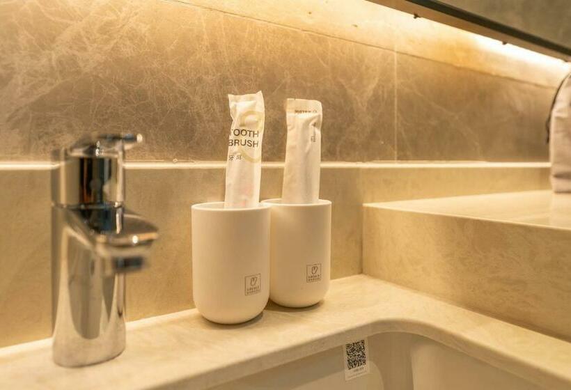 Locals Apartment House 20