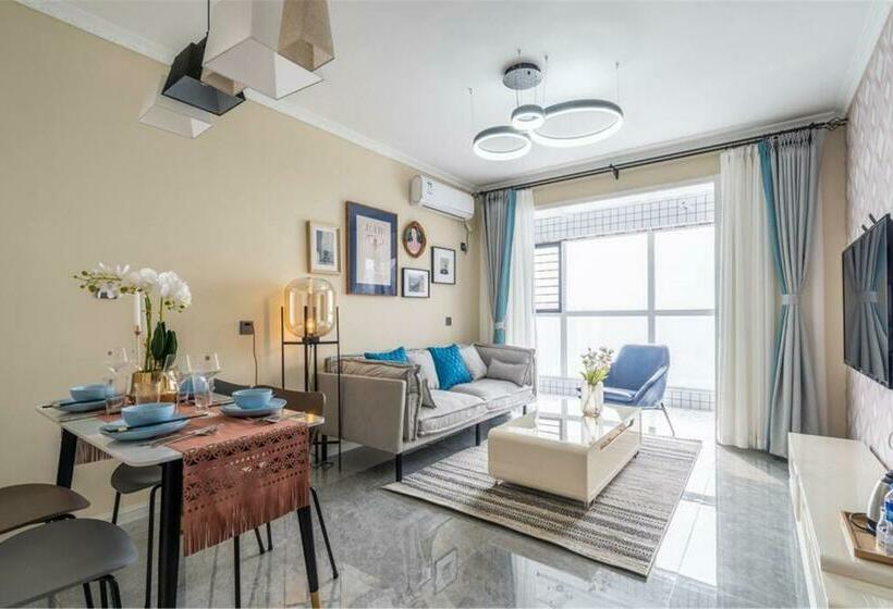 Locals Apartment House 54