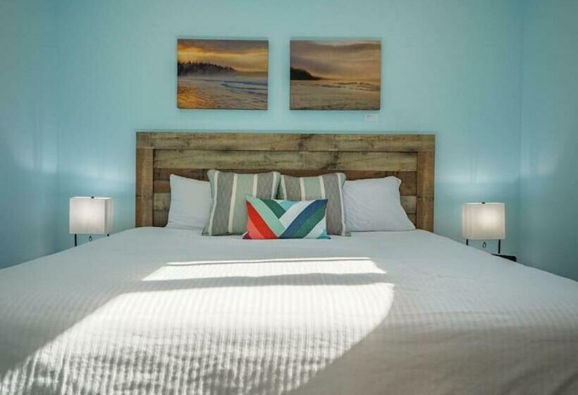 The Black Pearl, Luxury King Bed And Patio