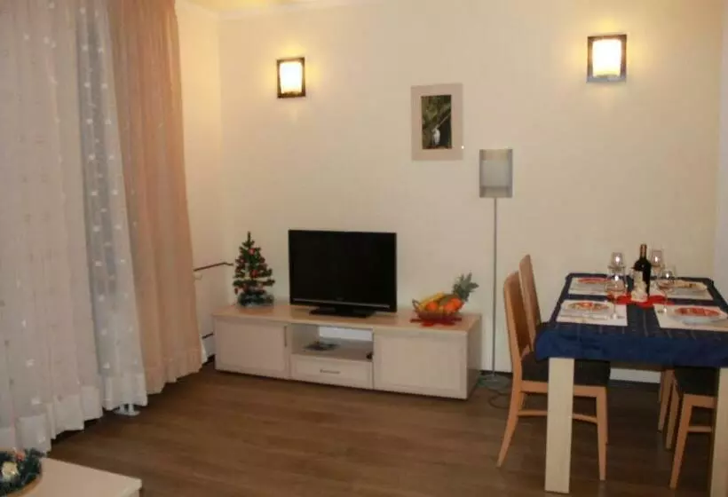 Apartment Kristin In Apart Hotel Stenata