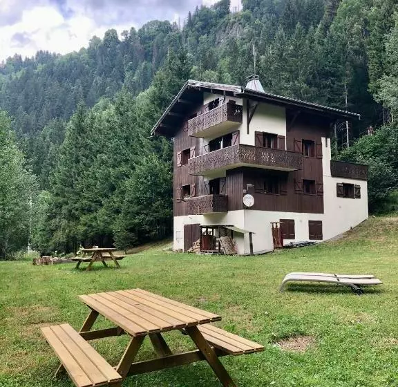 Chalet Rivière Du Bon Nant Location Ski Rando Montagne En Haute Savoie