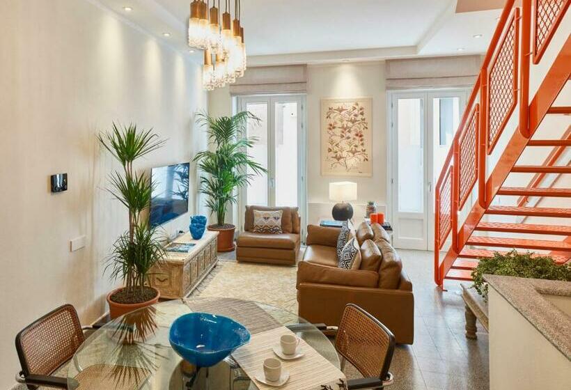 Right House   Indipendent In Characteristic Marina District