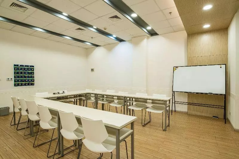 Отель Hanting  Beijing Yansha Xiaoyunqiao