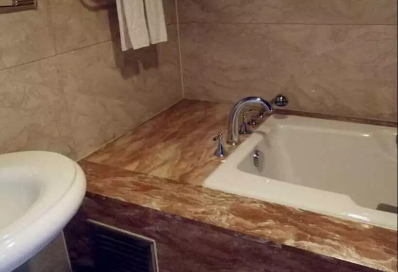 هتل Xian Jinyuan Furun