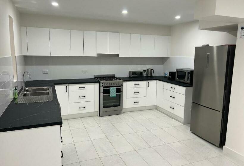 Beachside & Jetty View Apartment 2 Skippers Apartment