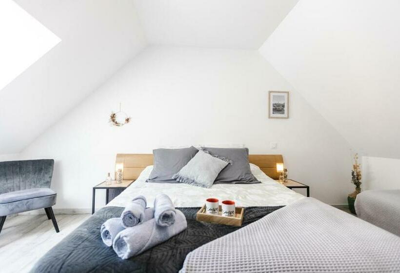 Les Pénates De Camiers