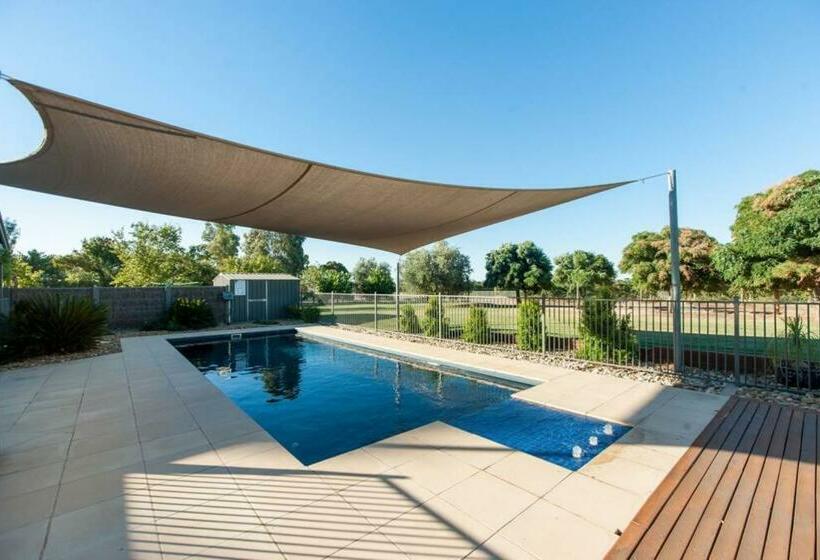 Nepeta Cataria Estate   Echuca Holiday Homes