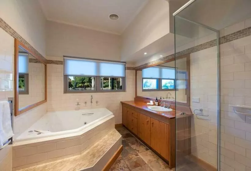 Nepeta Cataria Estate   Echuca Holiday Homes