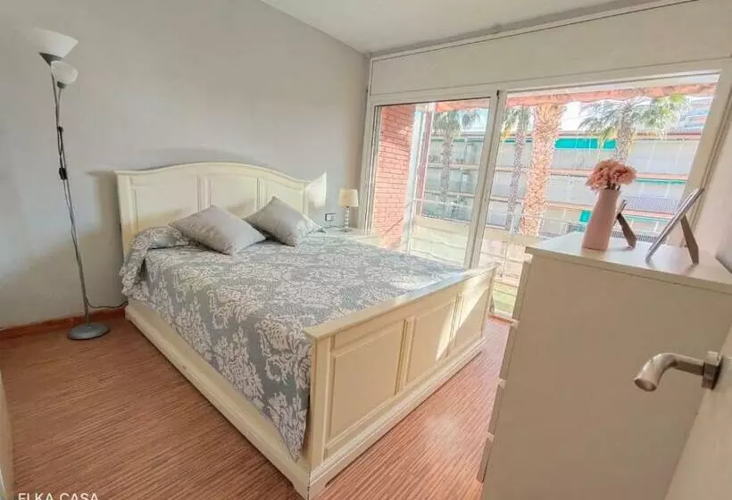 Apartamento Muy Luminoso En Segunda Línea De Mar