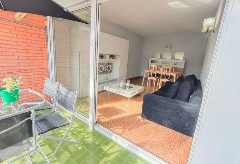 Apartamento Muy Luminoso En Segunda Línea De Mar