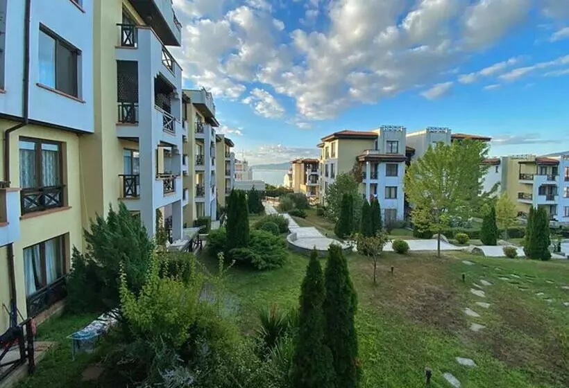Apartment At St. Nicholas Complex   Max
