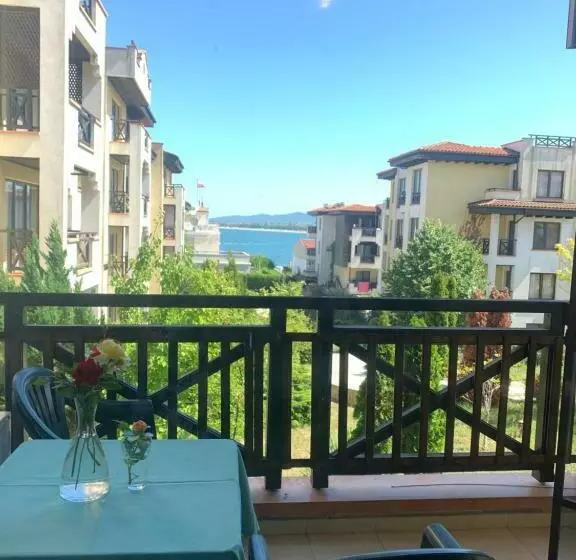 Apartment At St. Nicholas Complex   Max