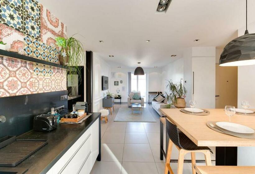 Appartement 3 Chambres   6 People With Wifi & Parking