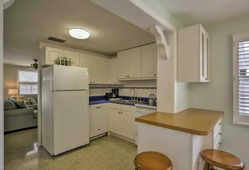 Rita S Cottage By The Beach   Steps To Ocean!