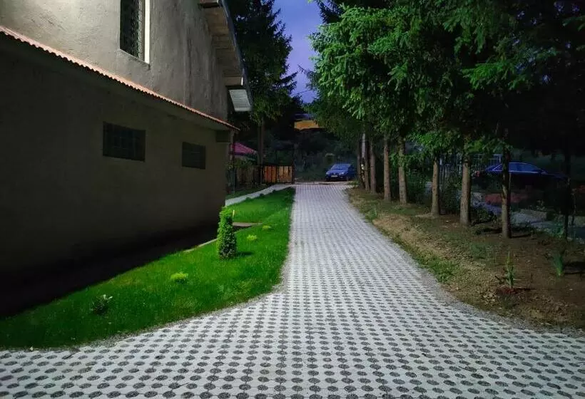 Vila Jezerski Raj