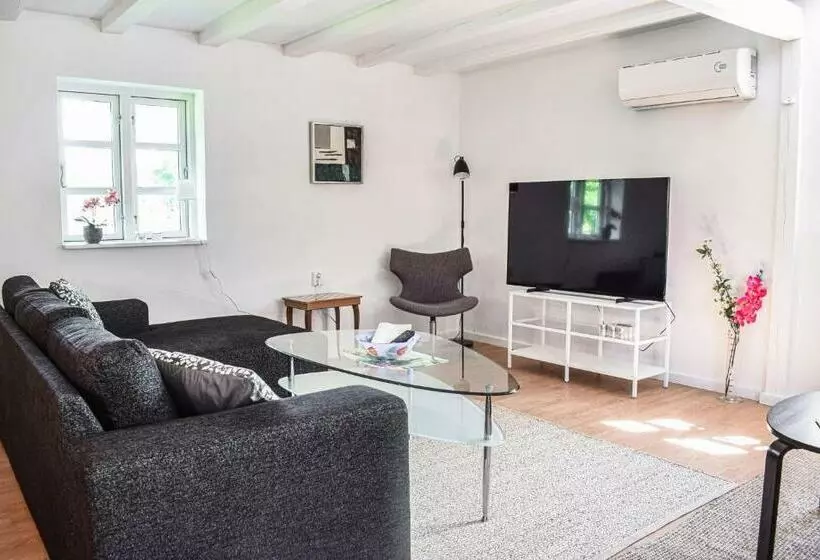 5 Bedroom Lovely Home In Tving