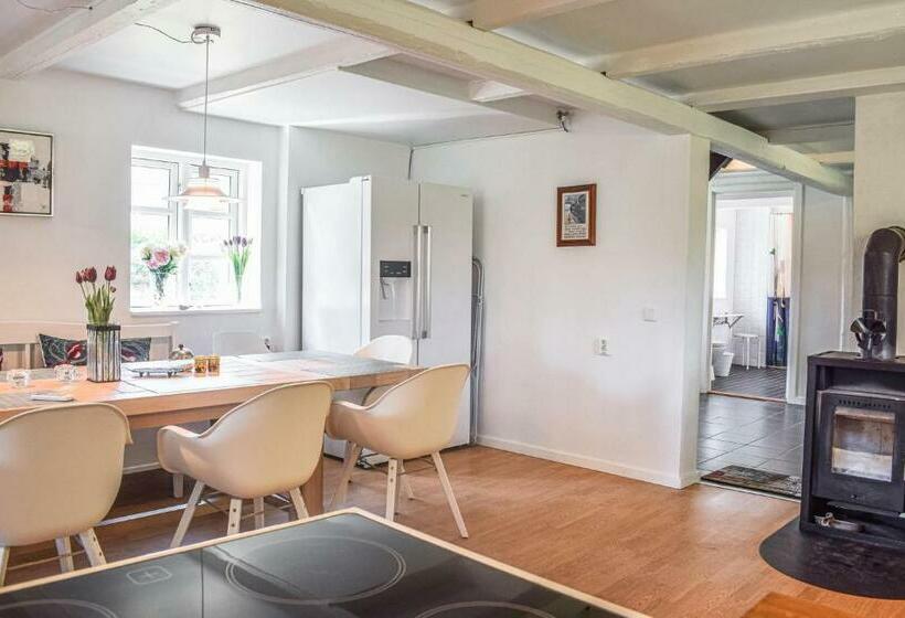 5 Bedroom Lovely Home In Tving