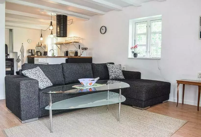 5 Bedroom Lovely Home In Tving