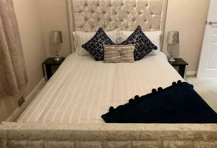 Dunfermline Gf Flat, 5 Min Walk To Train St. And High St