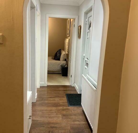 Dunfermline Gf Flat, 5 Min Walk To Train St. And High St