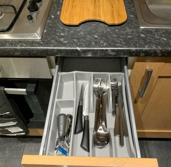 Dunfermline Gf Flat, 5 Min Walk To Train St. And High St