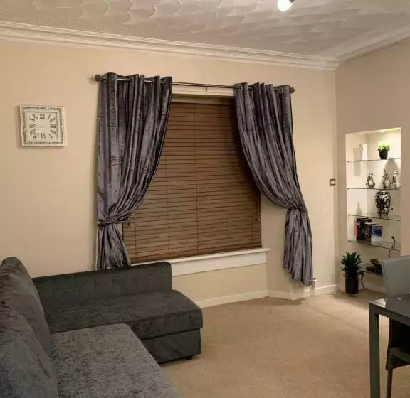 Dunfermline Gf Flat, 5 Min Walk To Train St. And High St