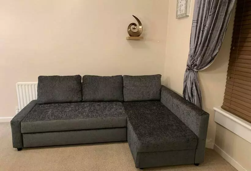 Dunfermline Gf Flat, 5 Min Walk To Train St. And High St