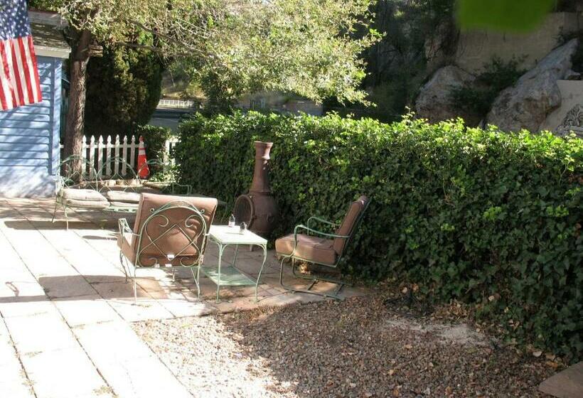 The Cottage At Castle Rock