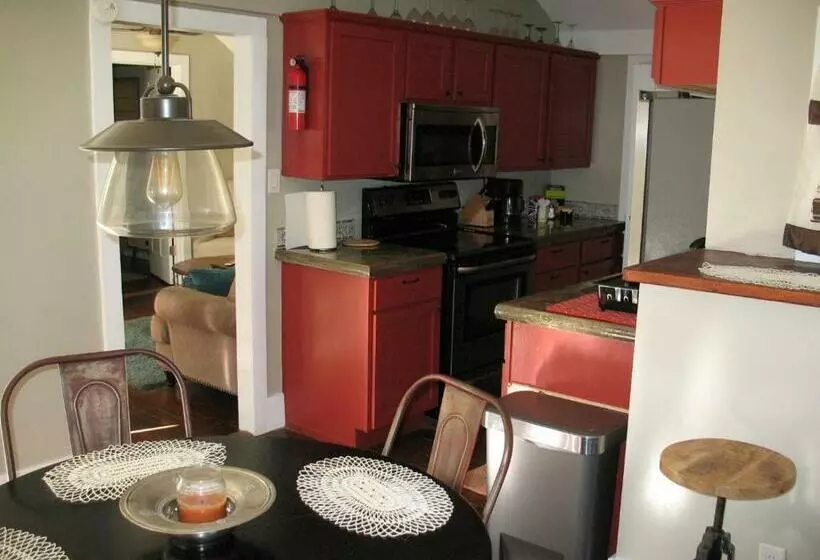 The Cottage At Castle Rock